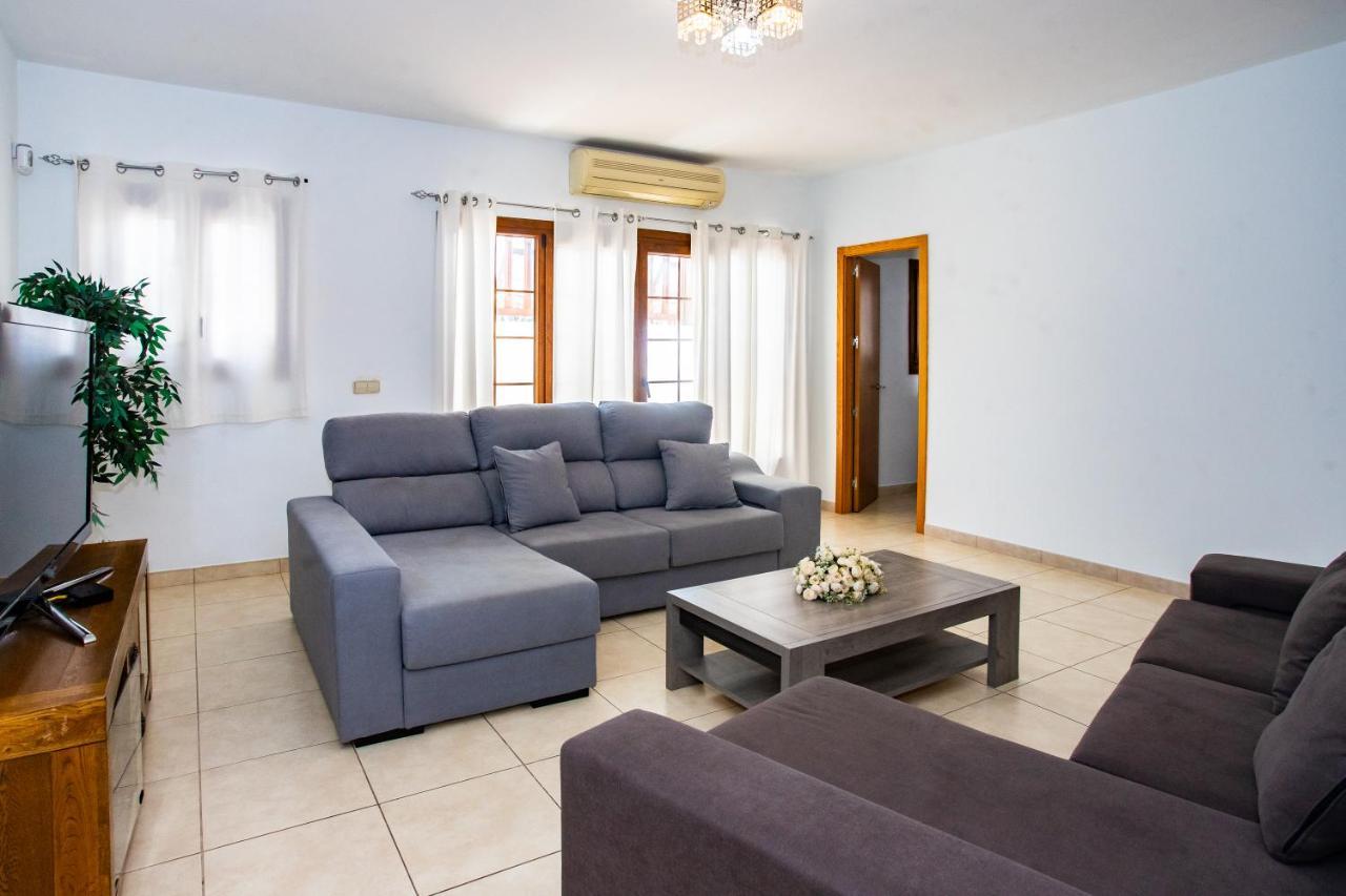 22 Sea Views, Pool,games,hot Tub, Office With Computer+ Wifi Villa