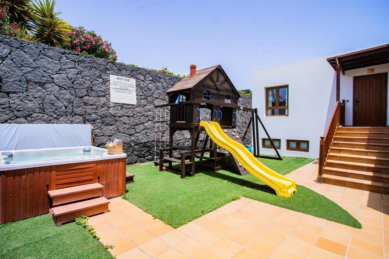 Villa 22 Sea Views, Pool,games,hot Tub, Office With Computer+ Wifi *