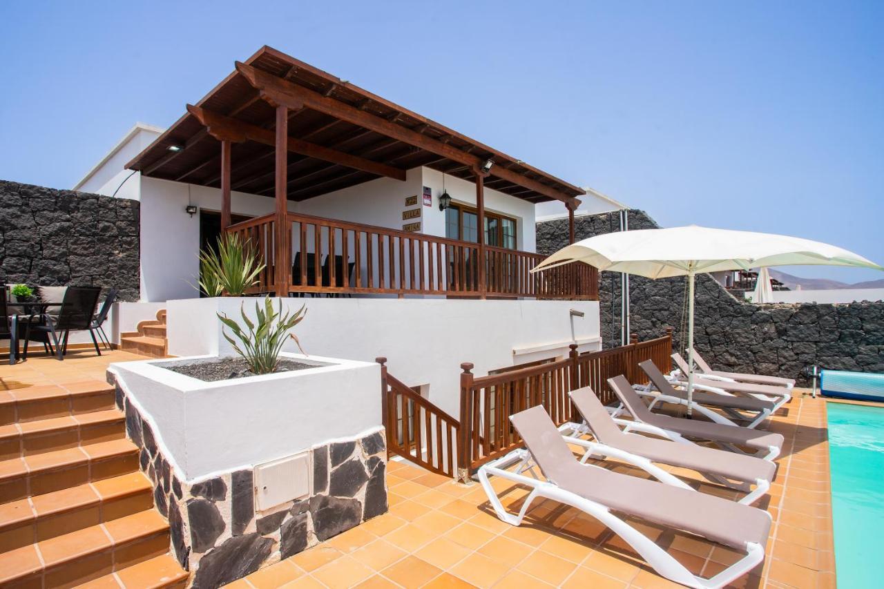 22 Sea Views, Pool,games,hot Tub, Office With Computer+ Wifi Villa Playa Blanca (Lanzarote)