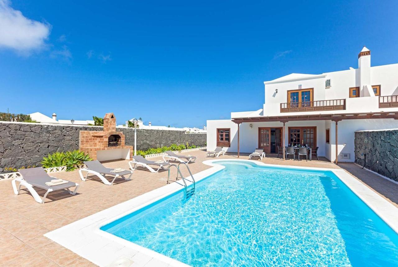 Blanca Villa *