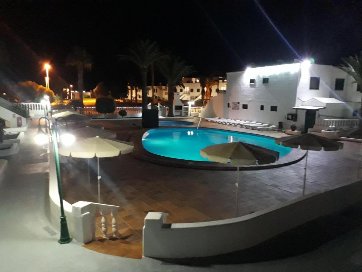 Casa Anna. Pool And Next To The