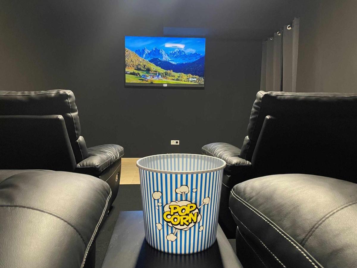 Holyhome Cinema Perfect For Families