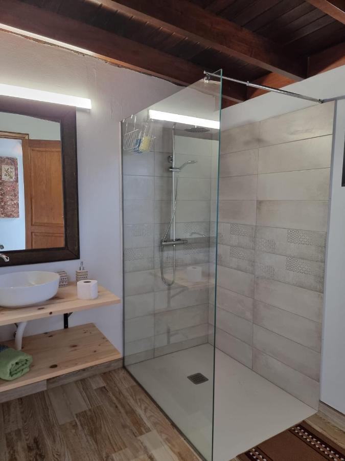 Alunita & Pirita, Con Jardin, Terraza Y Wifi En Zona Tranquila Y Centrica Habitación en casa particular