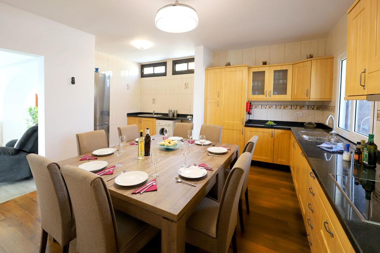 Graceful 5 Bedrooms Vega Del Carmen Distant Sea Views Puerto del Carmen (Lanzarote)