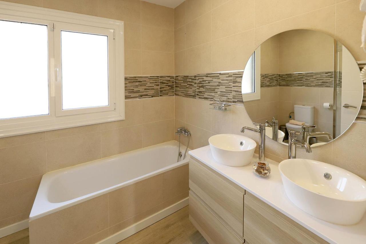 Villa Graceful 5 Bedrooms Vega Del Carmen Distant Sea Views Puerto del Carmen (Lanzarote)