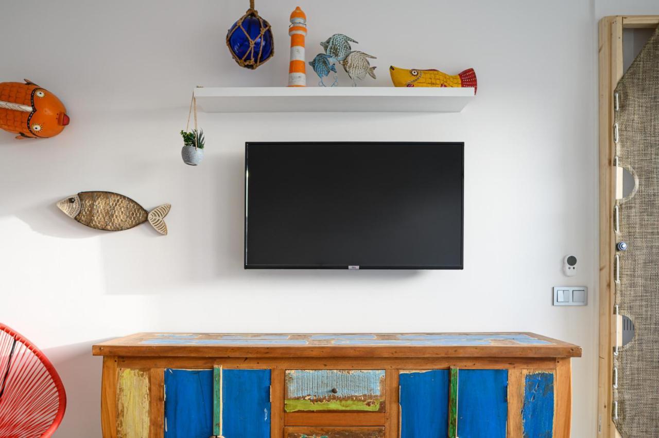 La Marinera House-near The Beach, Fast Wifi, Air-con On Main Bedroom And Sat Tv Holiday home *