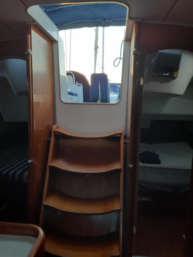 Botel Erima