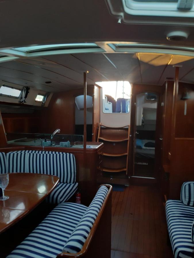 Botel Erima *