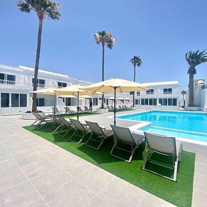Airconditioned 2bed Poolside Apartment Puerto del Carmen (Lanzarote)