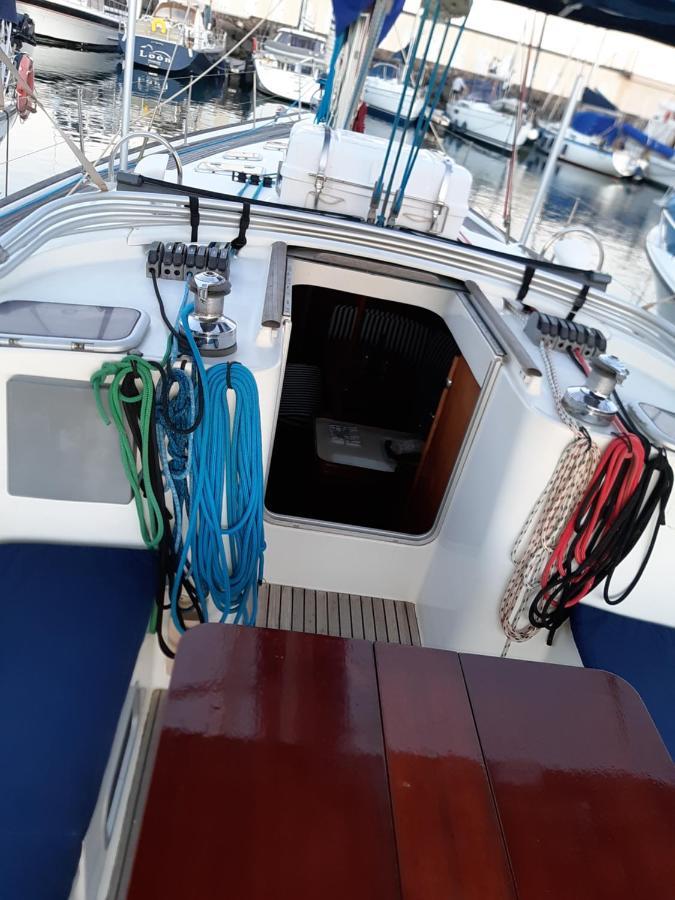 Botel Erima Puerto Calero