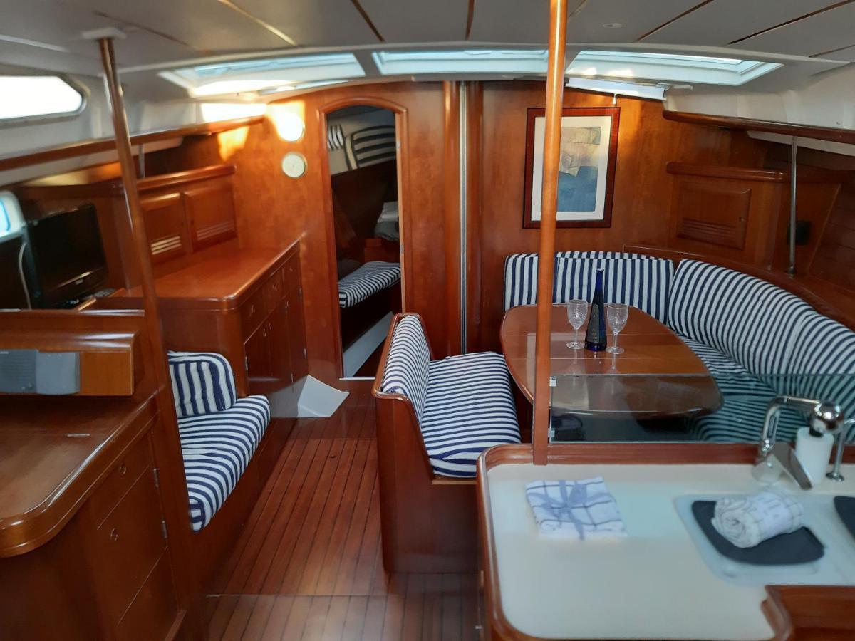 Botel Erima
