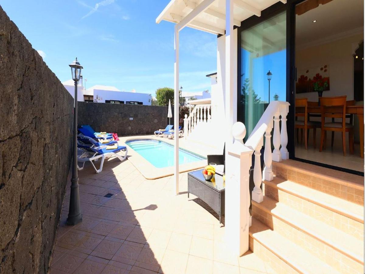 Cosy Lanzarote 3 Bedrooms Heated Pool Honey Villa *