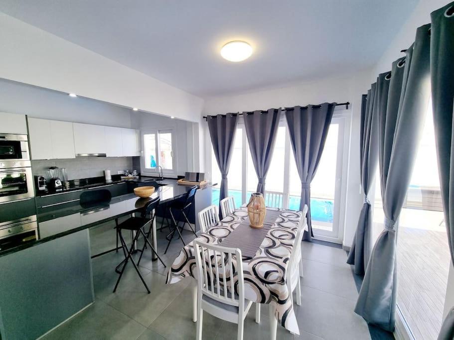 Luxury Zen Villa Puerto del Carmen (Lanzarote)