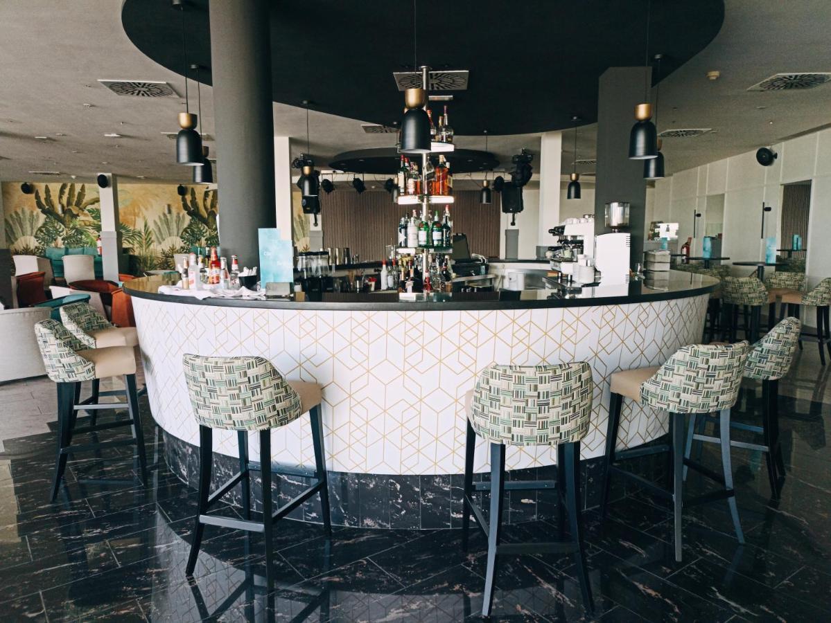 Costas Hotel