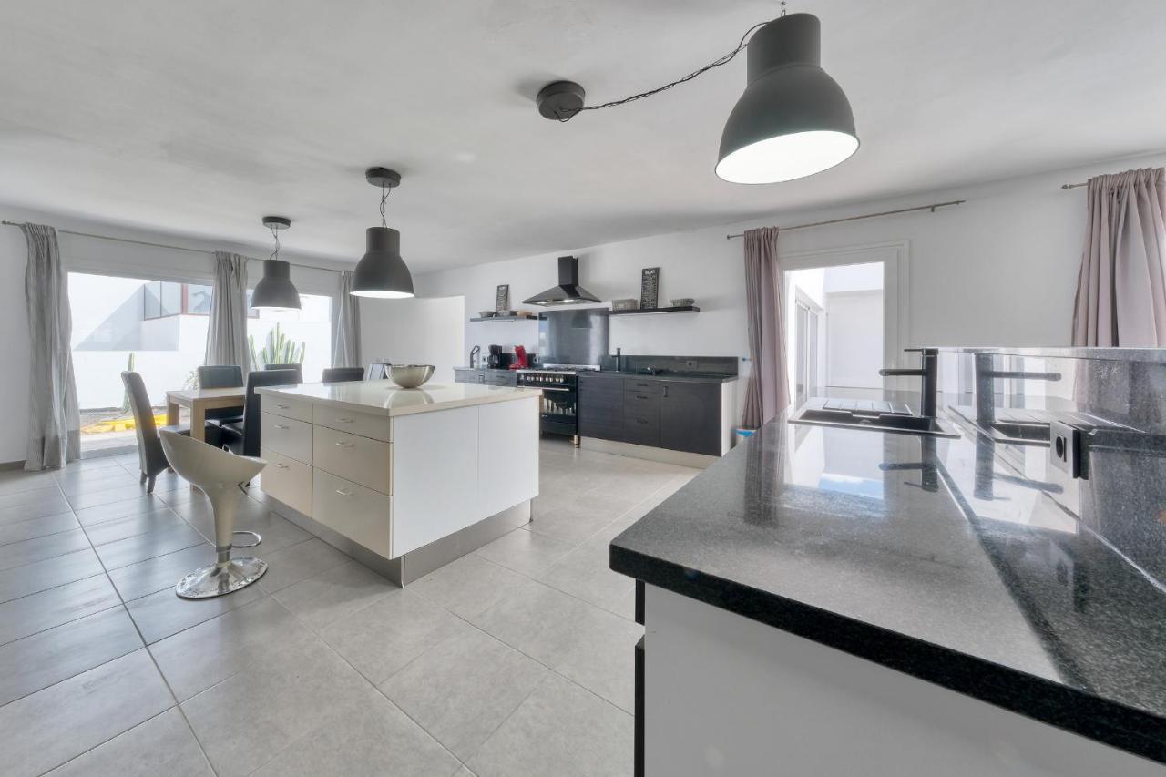 Casa Eden - Naturist Area, Private Pool And Bbq By Lanzarote Vacation Homes Holiday home *