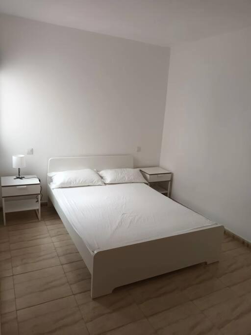 Vivienda Abreut Galindo, Teguise *