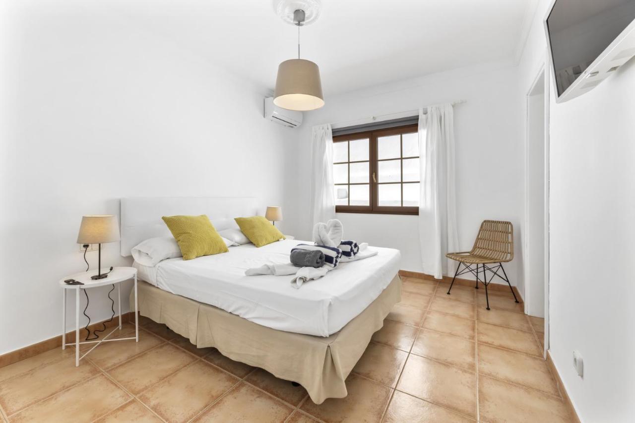 Villa 22 *