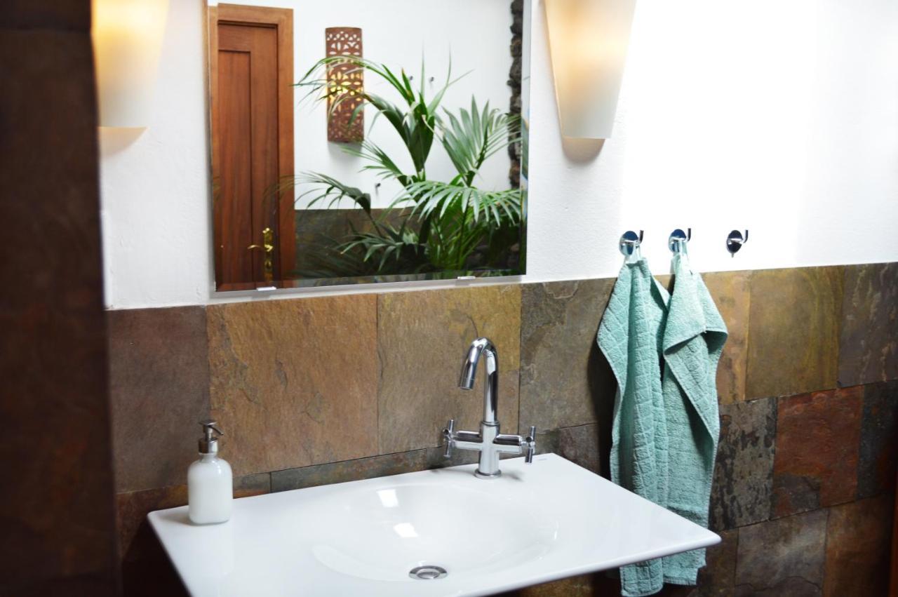 Stylish House In A Real With Private Garden Сasa de vacaciones Uga
