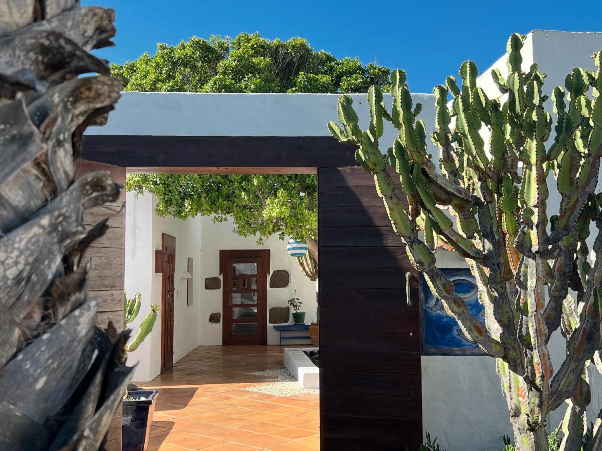 Stylish House In A Real With Private Garden Сasa de vacaciones *