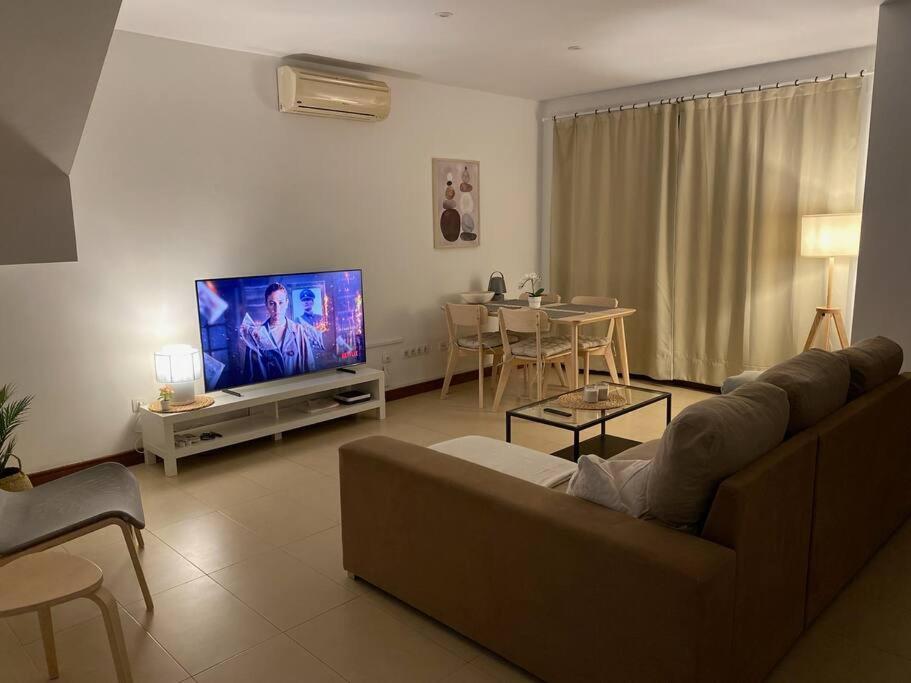Casa Marla Mit 3 Schlafzimmern Und 2 Badezimmern * Puerto Calero