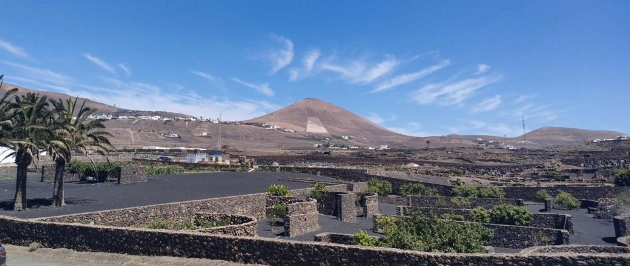 Canto Rojo, La Asomada Con Vistas A Lobos *