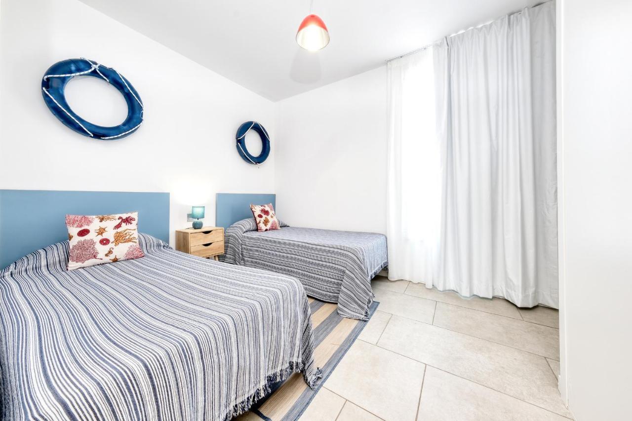 La Marinera House-near The Beach, Fast Wifi, Air-con On Main Bedroom And Sat Tv