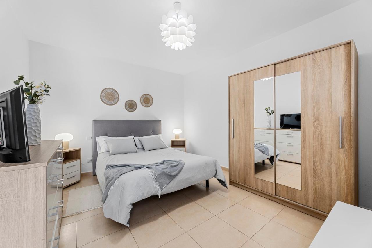 Apartment Home2book Charming Tinajo, Wifi La Santa