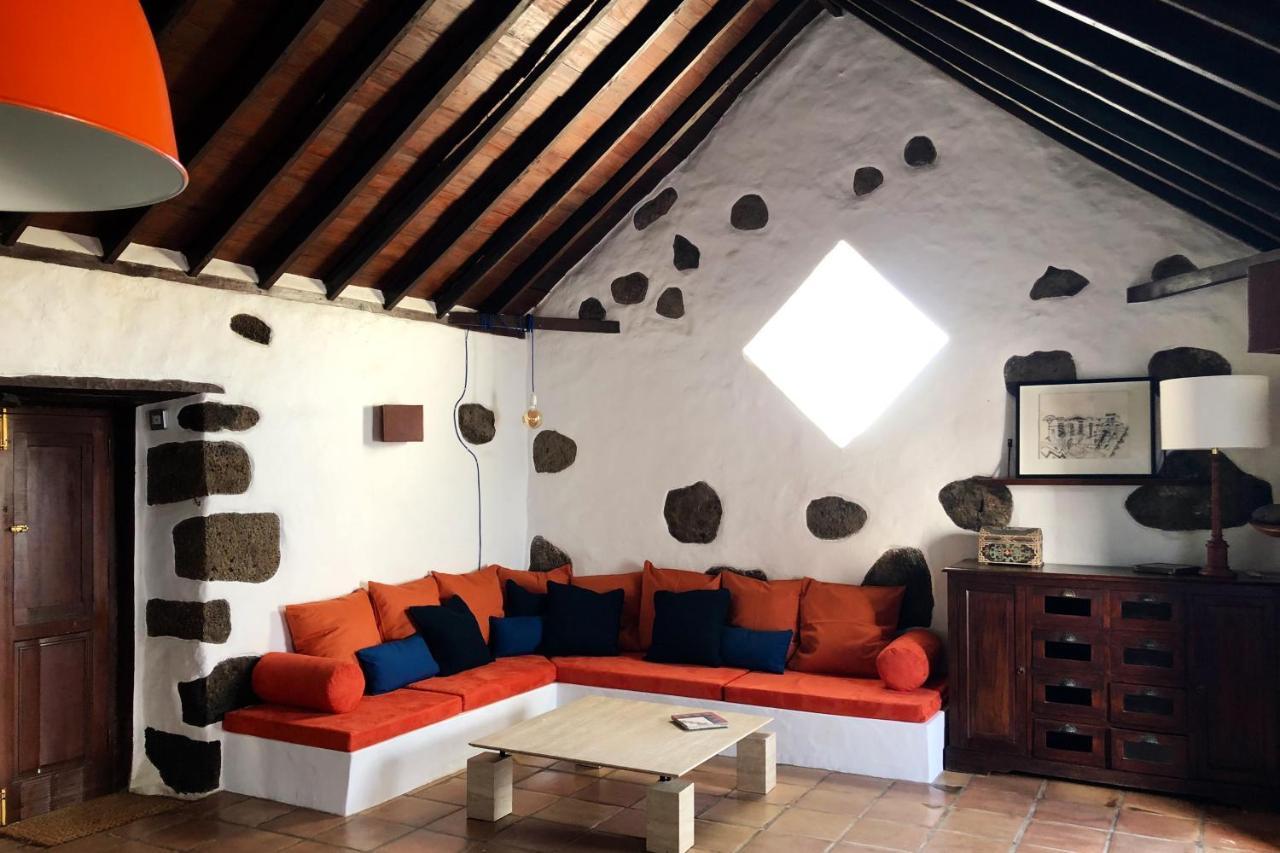 Casa Lupe. Art-inspired Courtyard House In