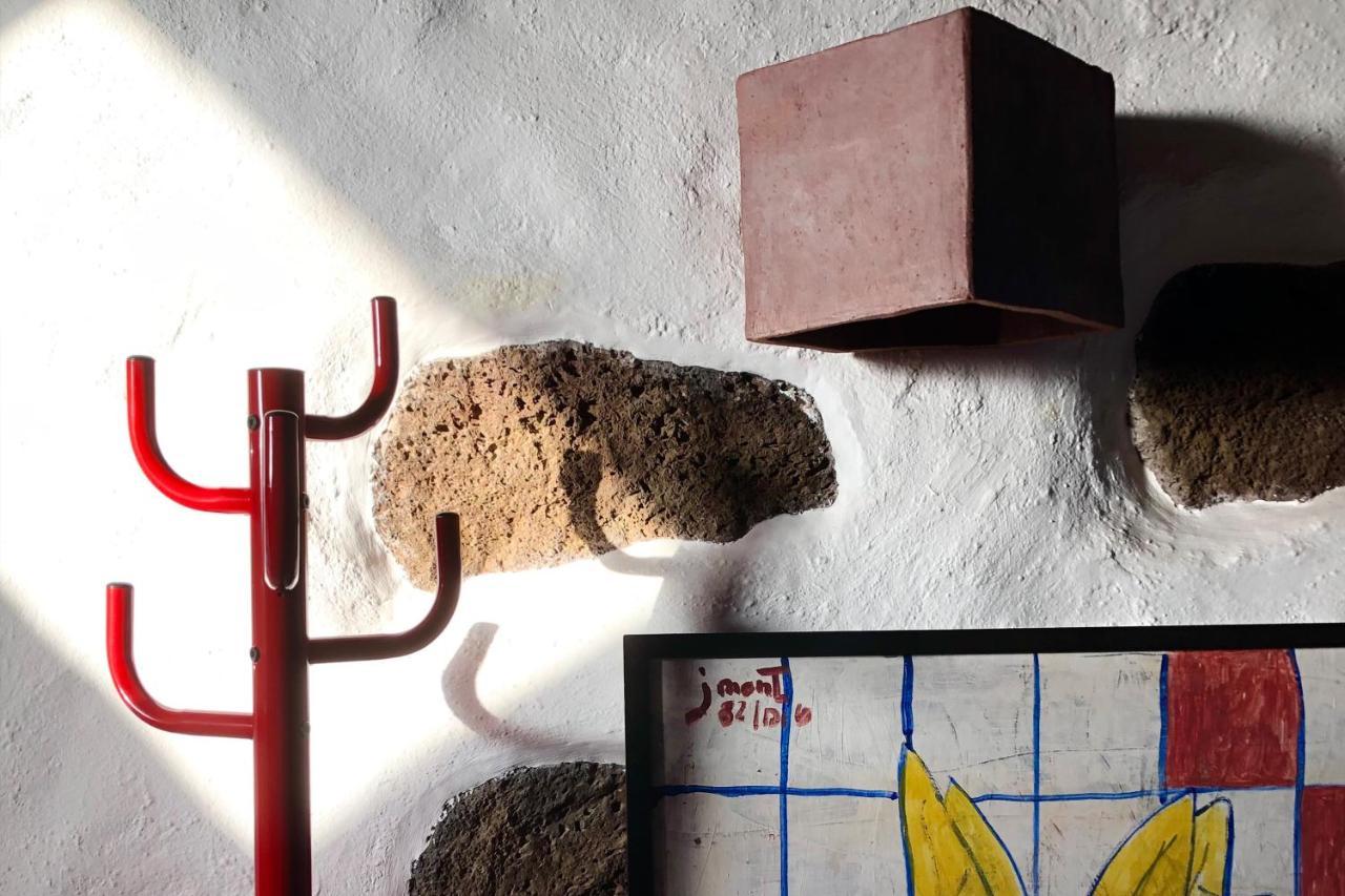 Casa Lupe. Art-inspired Courtyard House In Сasa de vacaciones *