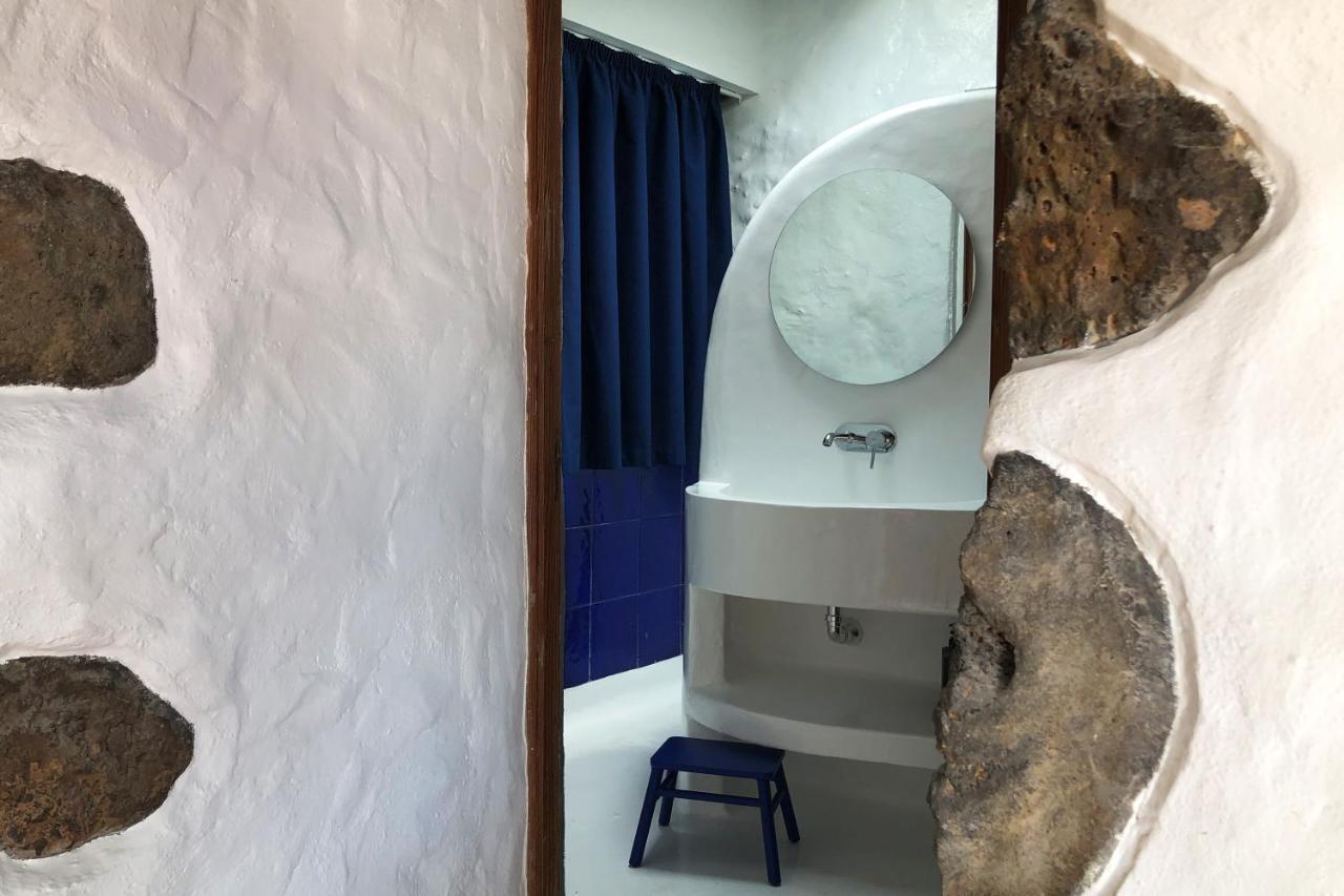 Casa Lupe. Art-inspired Courtyard House In Сasa de vacaciones