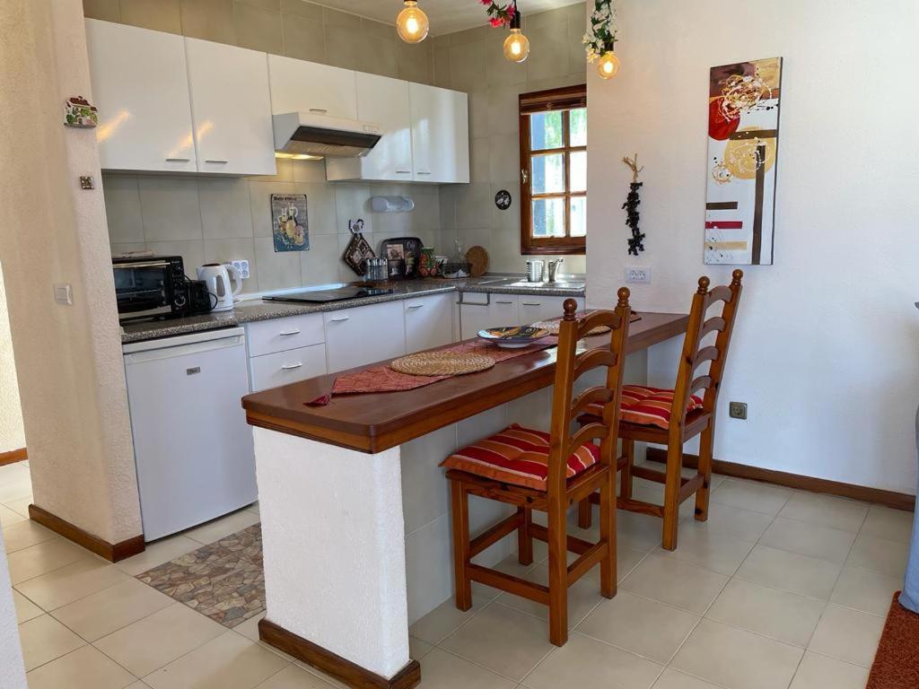 Apartment The White Dragos With Ocean View - Ac - Private Pool Tias