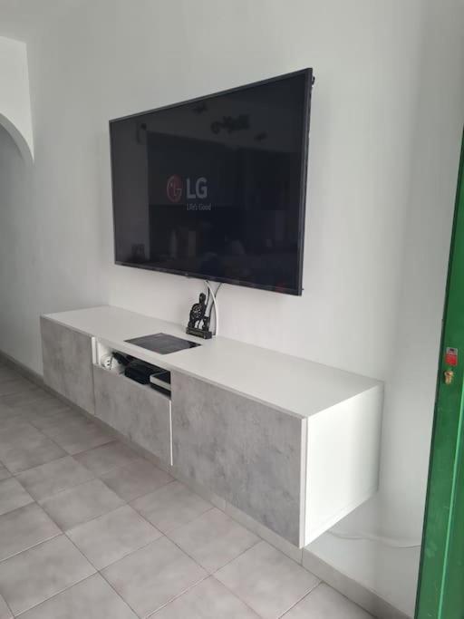 Laina Apartment *