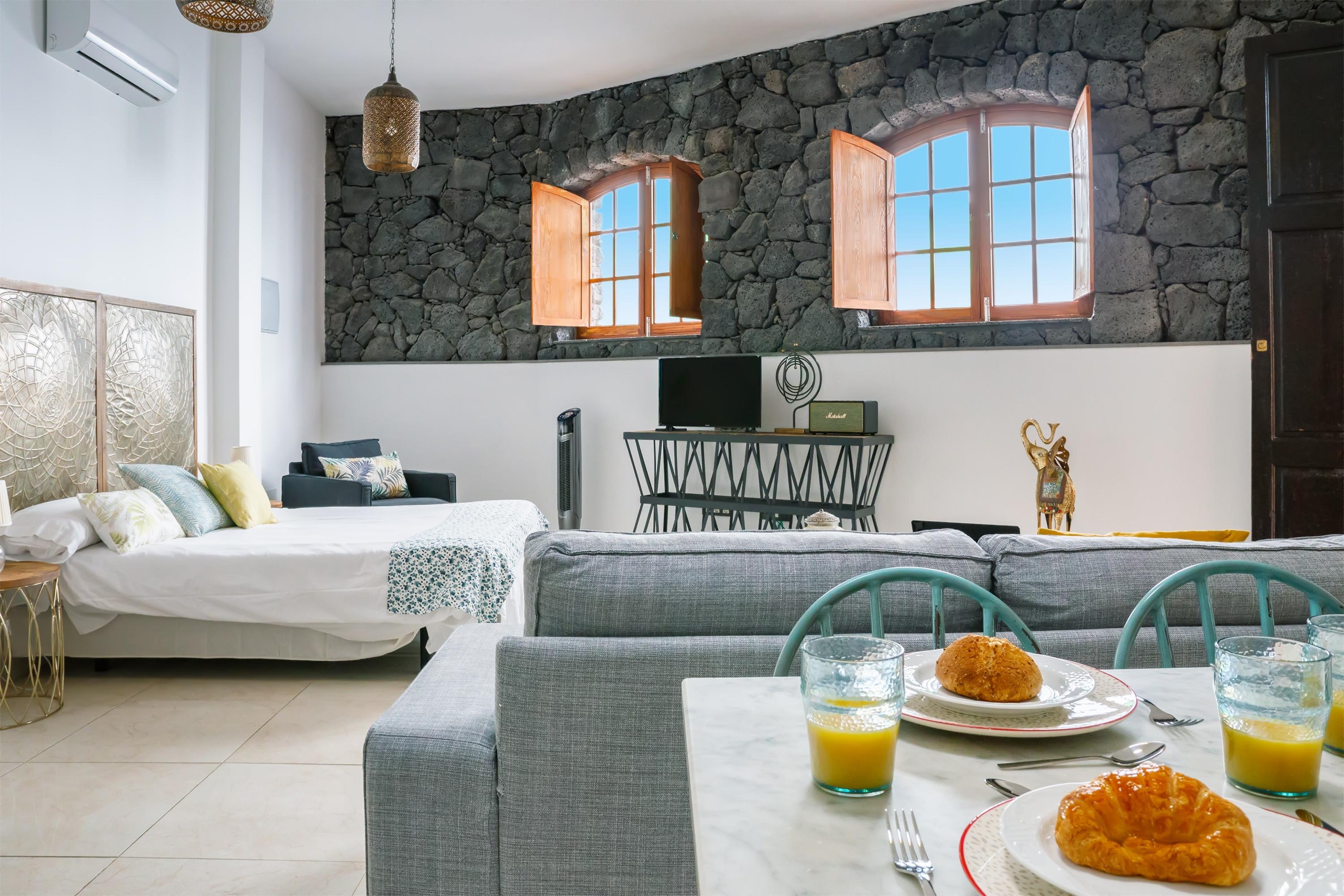 El Charco Hotel