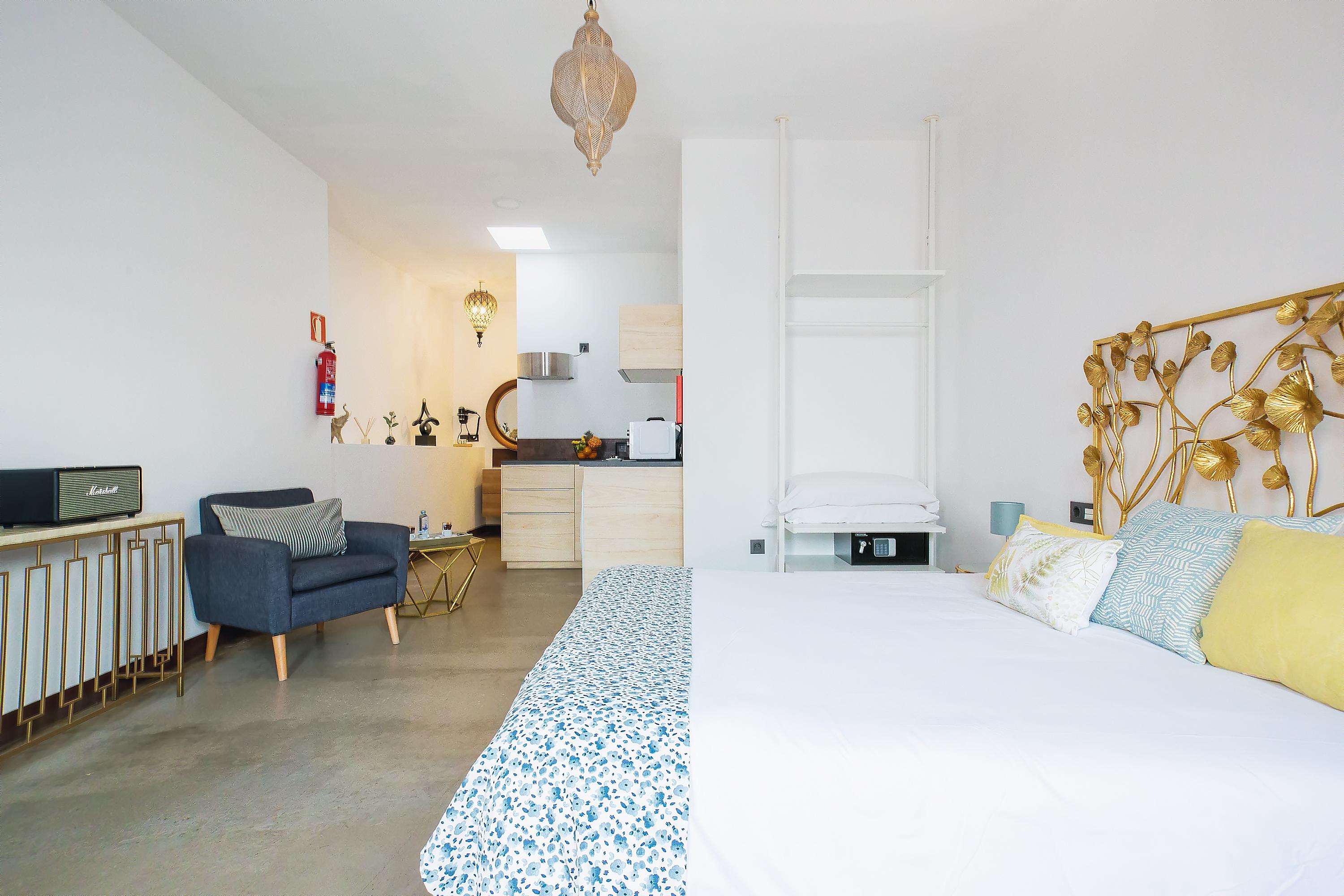 El Charco Hotel