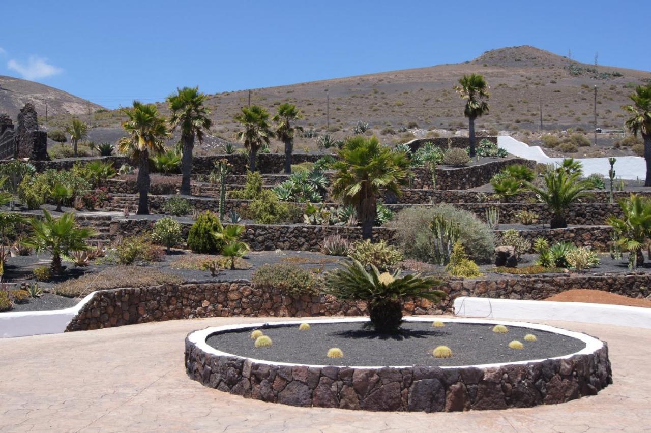 Villa Castillo Lanzarote Sophie - Luxury -sleep In A Volcanic Cave With Heated Pool