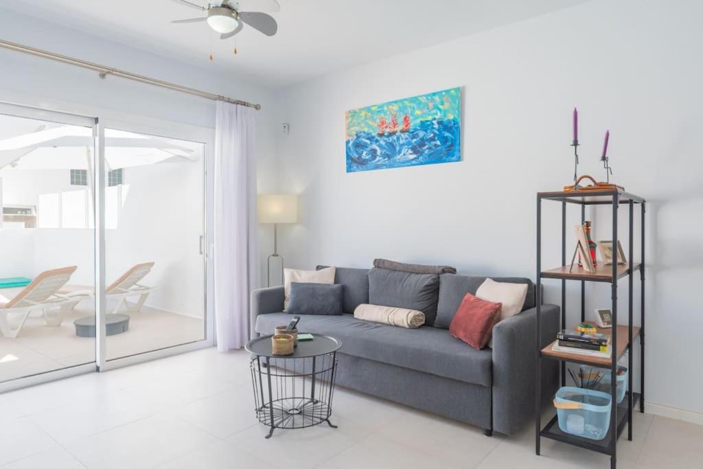 Сasa de vacaciones Casa Lolalo - Modern With Pool, 15min Walk To Marina Rubicon