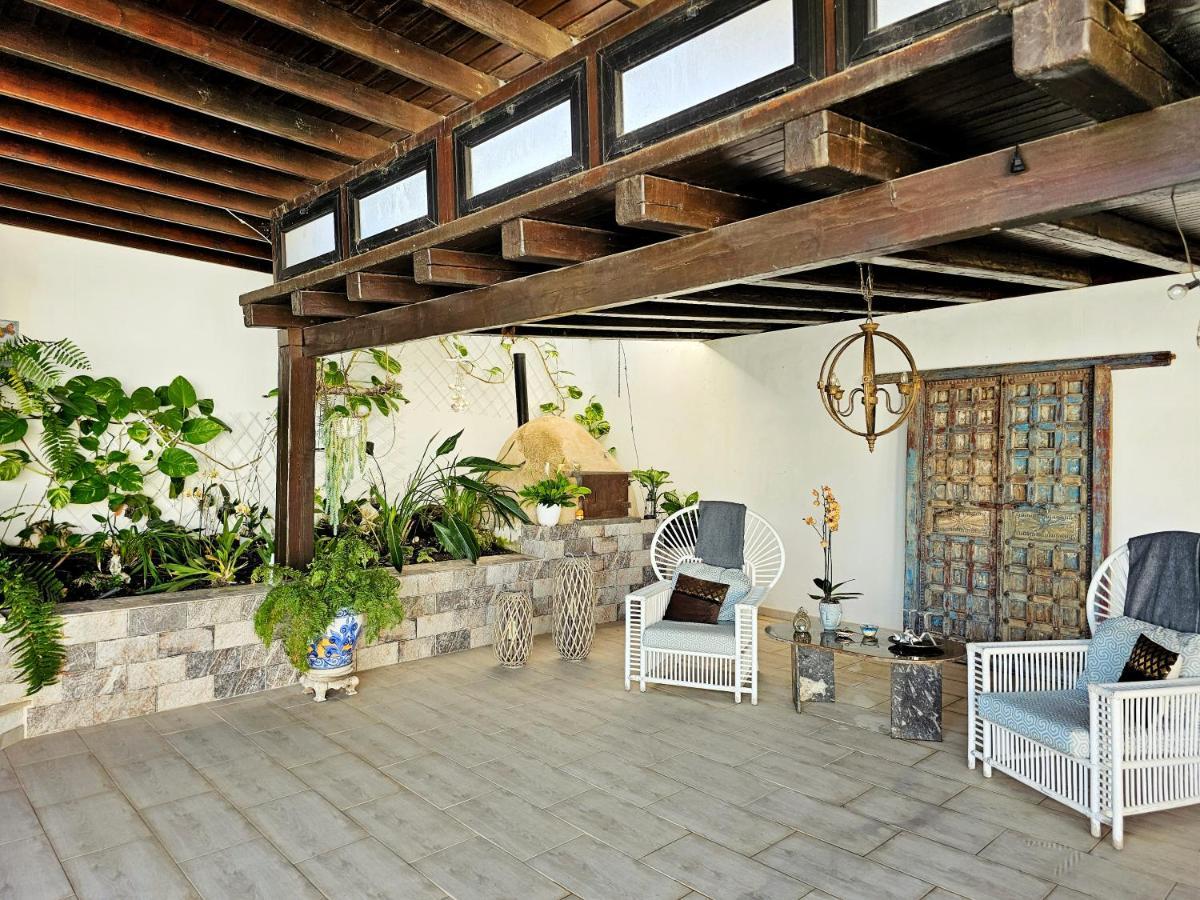 Сasa de vacaciones Nazoly, Oasis De Tranquilidad Con Piscina Privada En El Corazon De Lanzarote