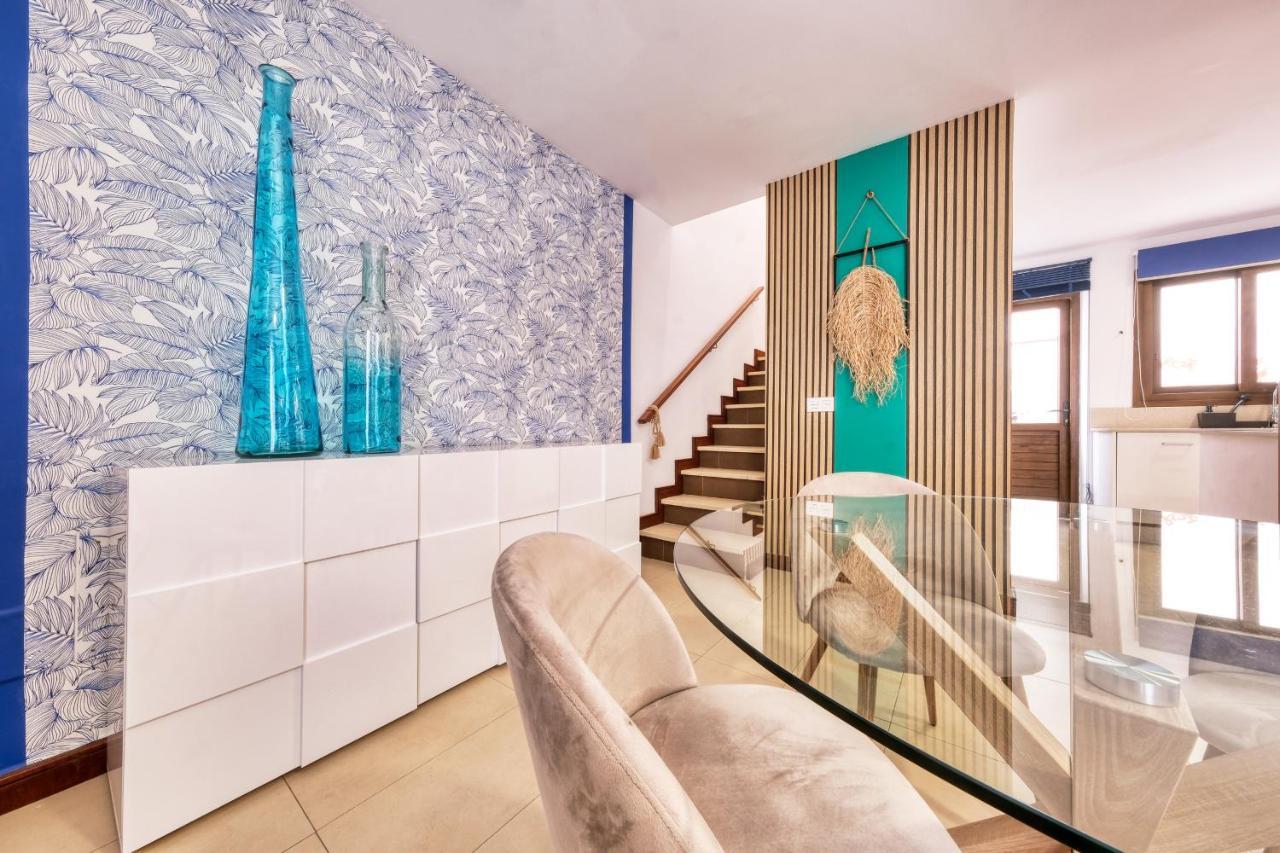Casa Bleu 2 Floors ,2 Bedrooms ,equipped Kitchen ,balcony ,terrace And Grill