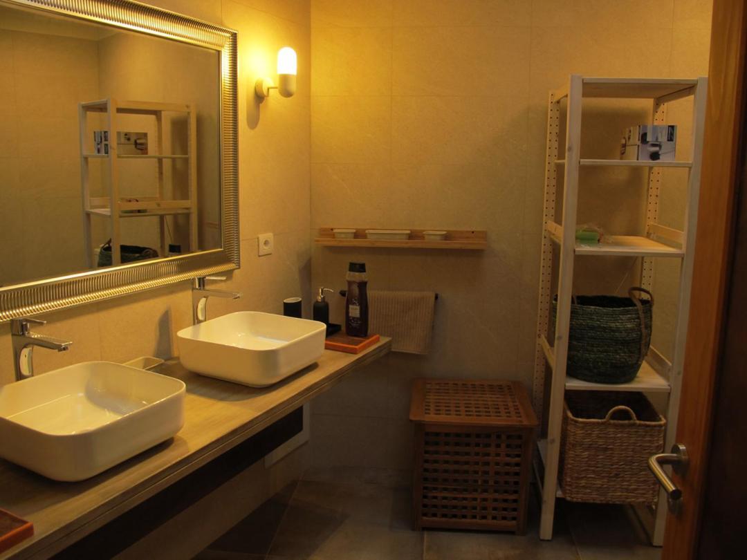 Apartamento Goa Pool View, Playa Roca Sea Front Access - Free Ac - Wifi Costa Teguise