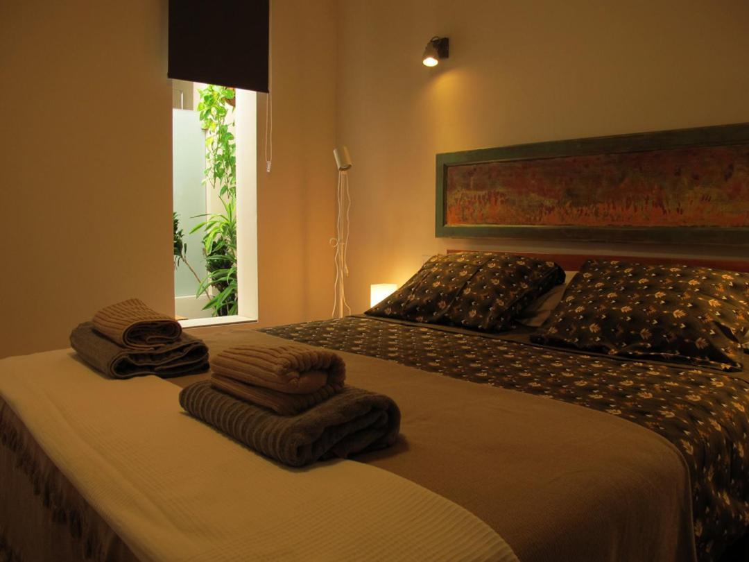 Goa Pool View, Playa Roca Sea Front Access - Free Ac - Wifi *