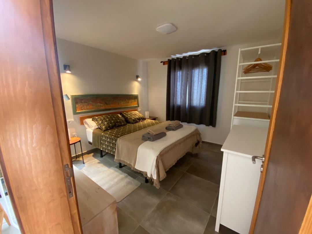Goa Pool View, Playa Roca Sea Front Access - Free Ac - Wifi *
