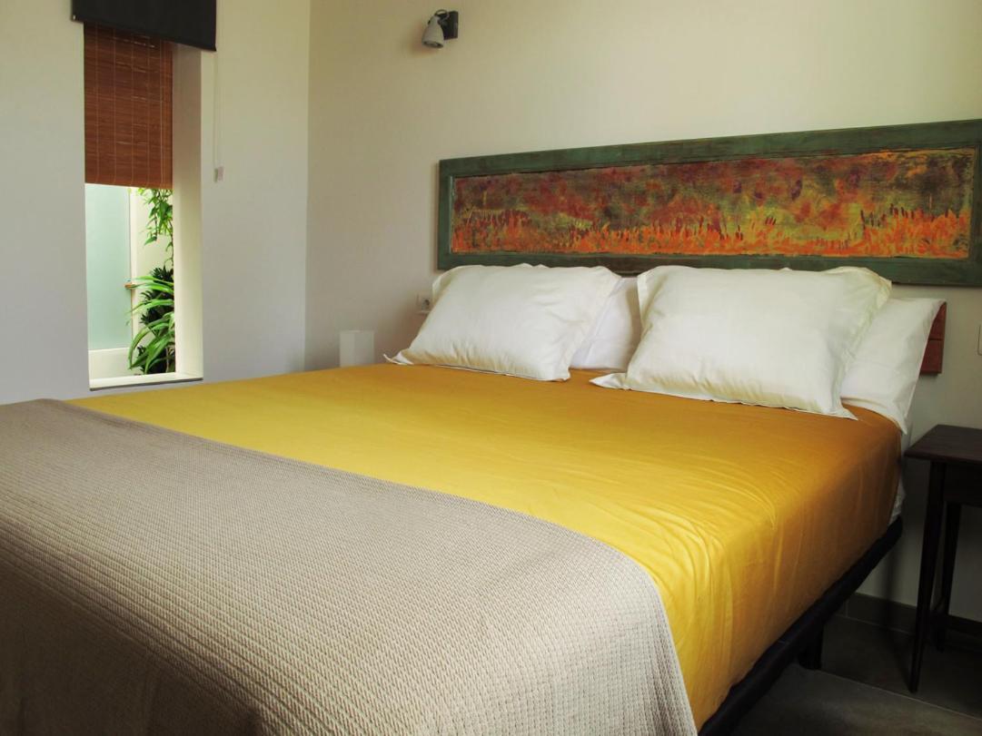 Apartamento Goa Pool View, Playa Roca Sea Front Access - Free Ac - Wifi *