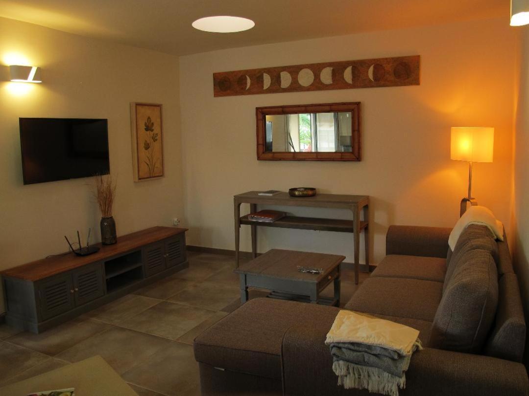 Goa Pool View, Playa Roca Sea Front Access - Free Ac - Wifi Apartamento