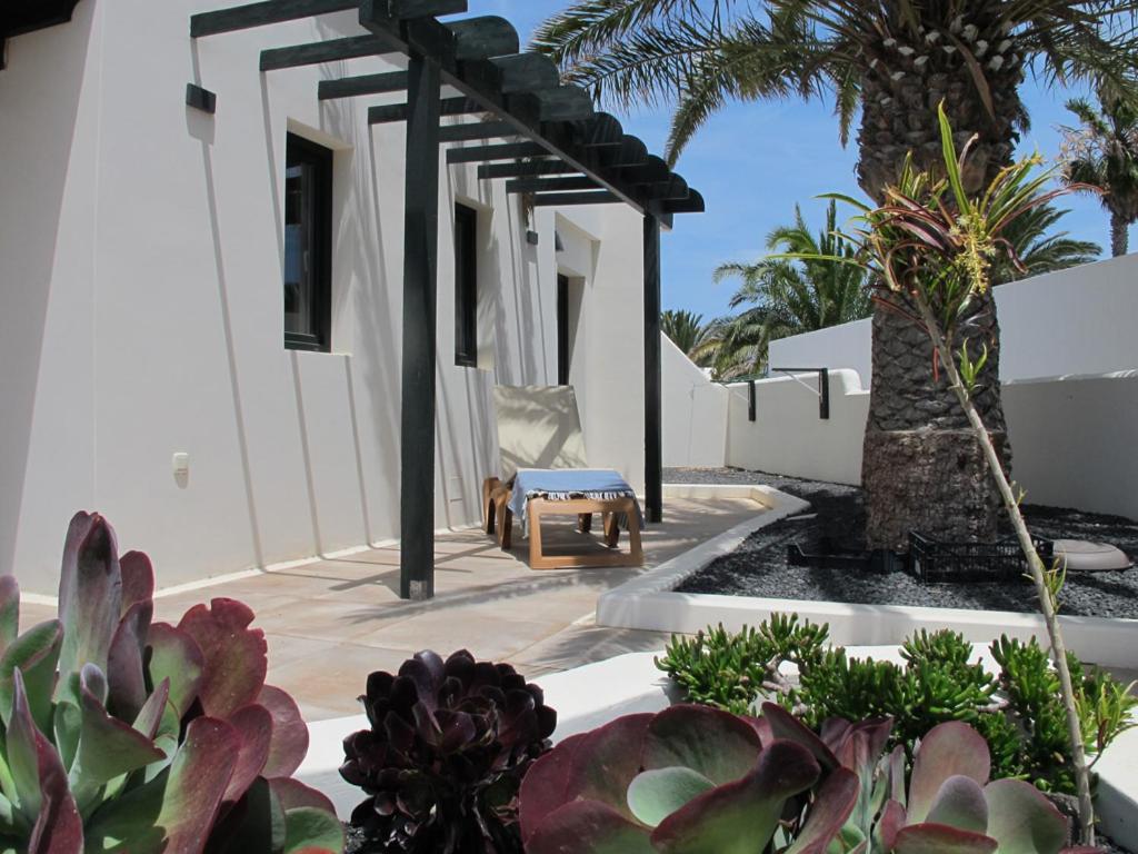 Apartamento Goa Pool View, Playa Roca Sea Front Access - Free Ac - Wifi *