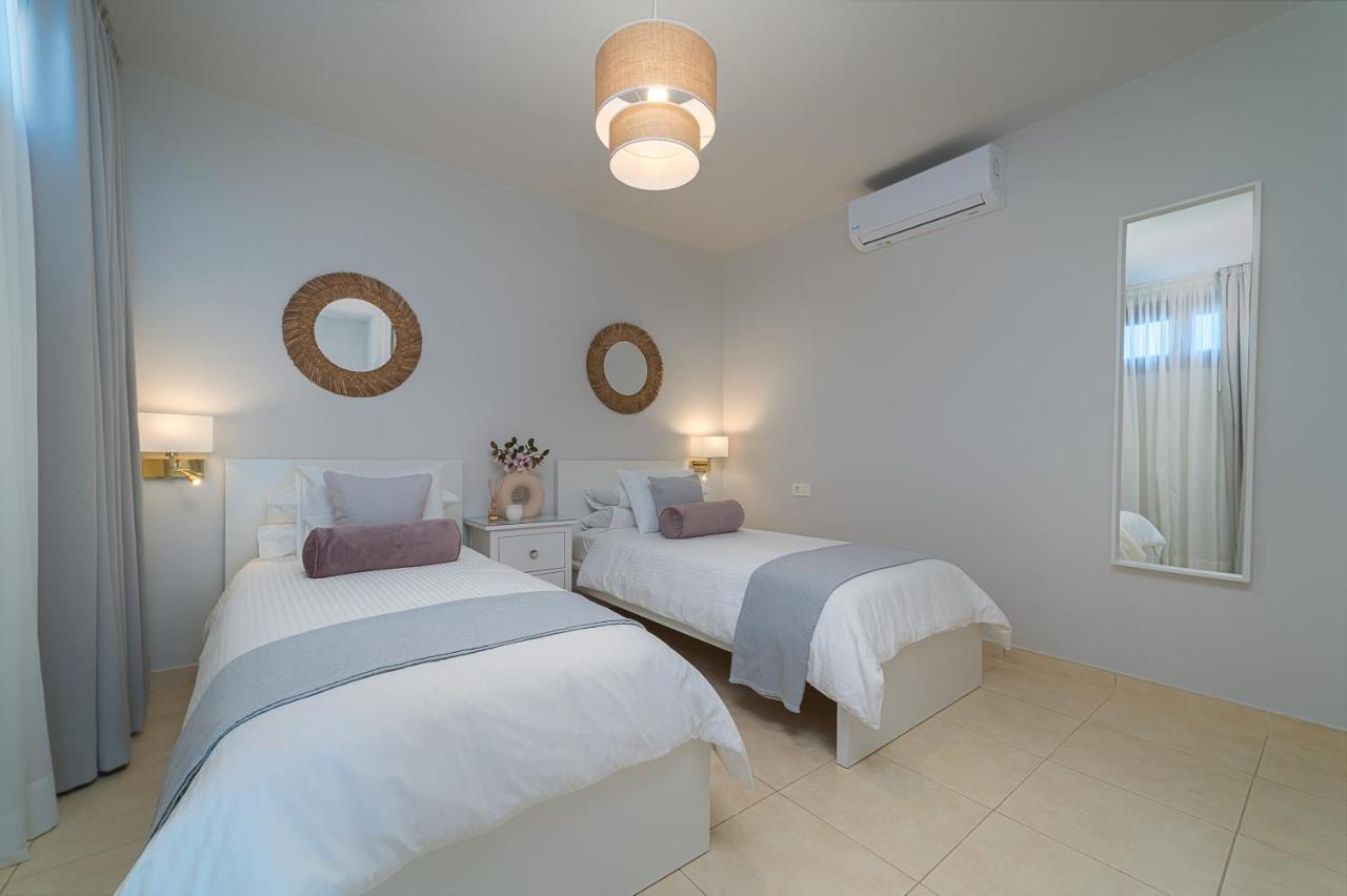 Lolita Villa *