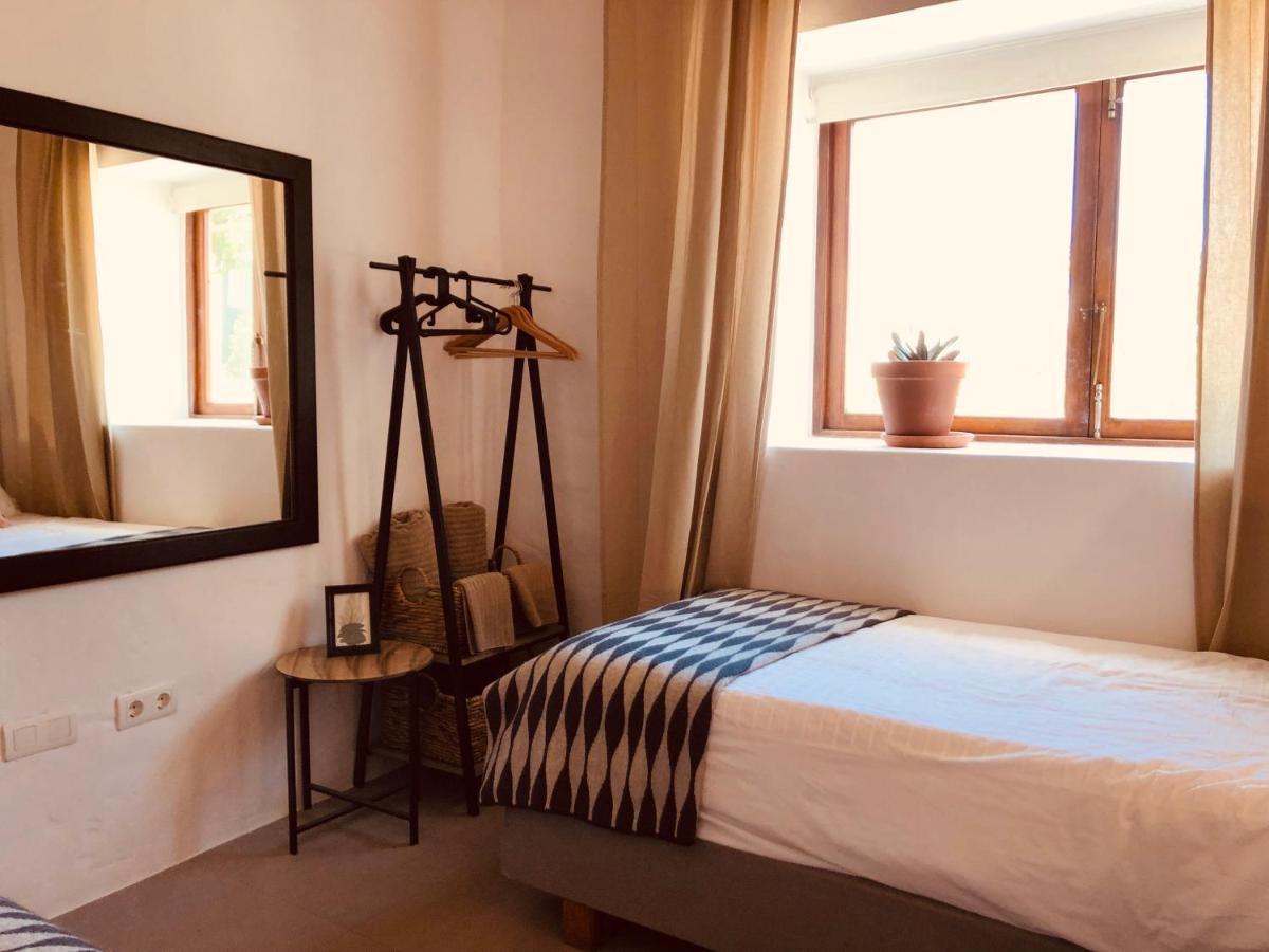 Bodega Botanica - Shared Pool - Island Location - 10 Mins Drive To Famara And La Santa Apartamento