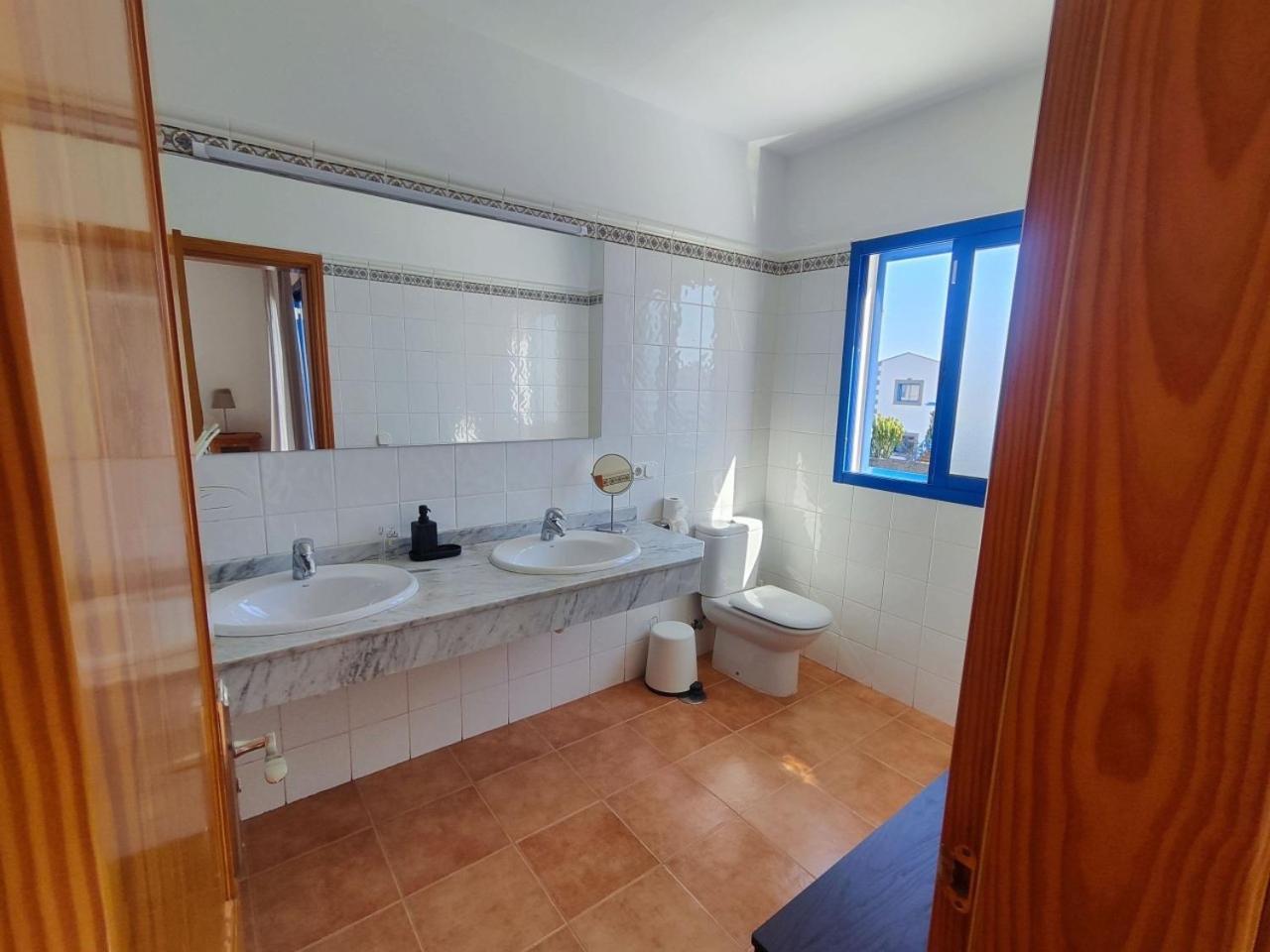 Valperal, Piscina Climatizada Aire Acondicionado Posicion Estrategica!! Сasa de vacaciones Playa Blanca (Lanzarote)