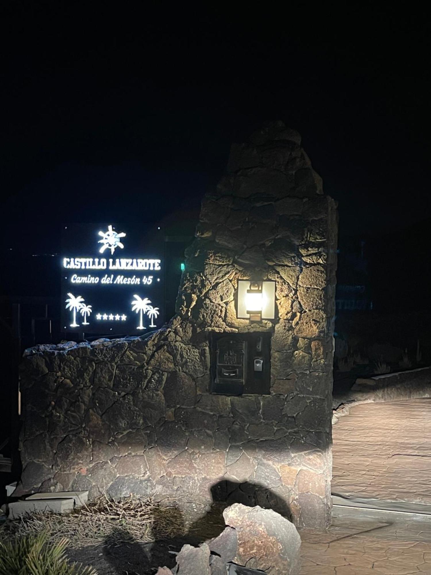 Villa Castillo Lanzarote Sophie - Luxury -sleep In A Volcanic Cave With Heated Pool