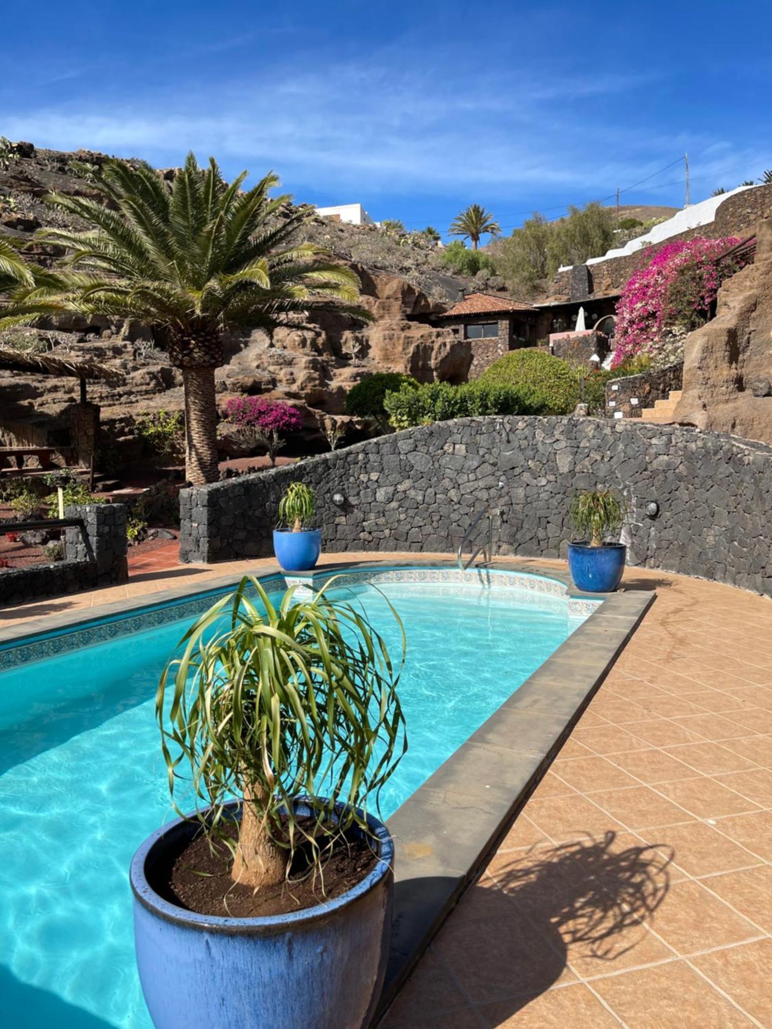 Villa Castillo Lanzarote Sophie - Luxury -sleep In A Volcanic Cave With Heated Pool Tias