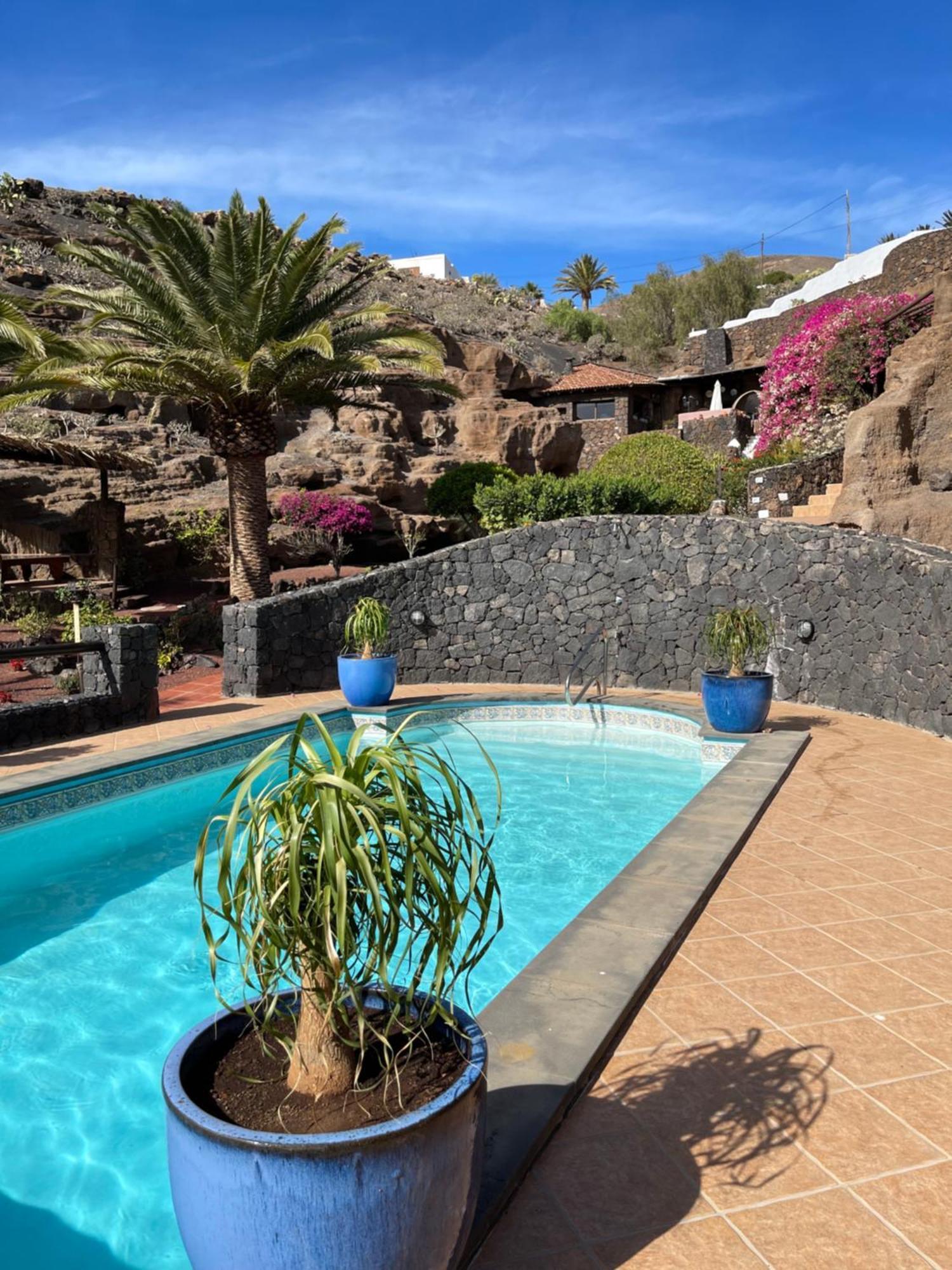 Castillo Lanzarote Sophie - Luxury -sleep In A Volcanic Cave With Heated Pool